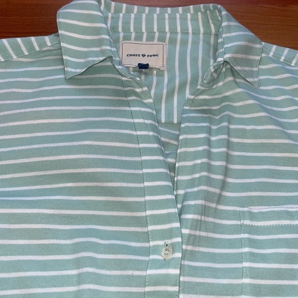 Court & Rowe women’s striped button front Malibu top Crystal sky Size Small - Picture 5 of 9